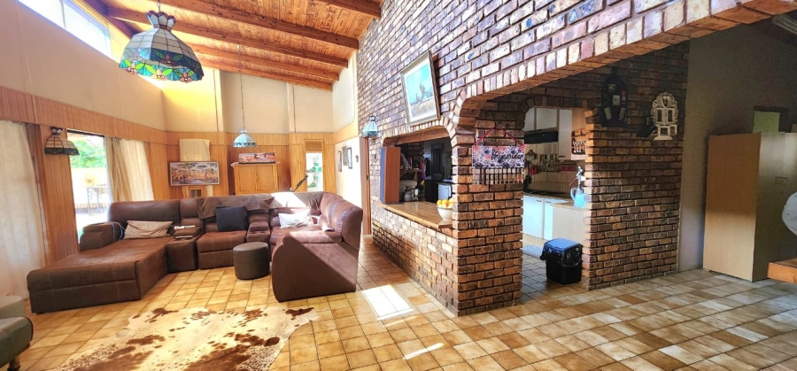 Commercial Property for Sale in Hartbeespoort Rural North West